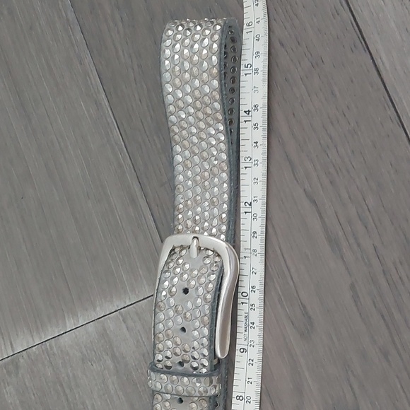 Leather studded belt - Picture 5 of 5